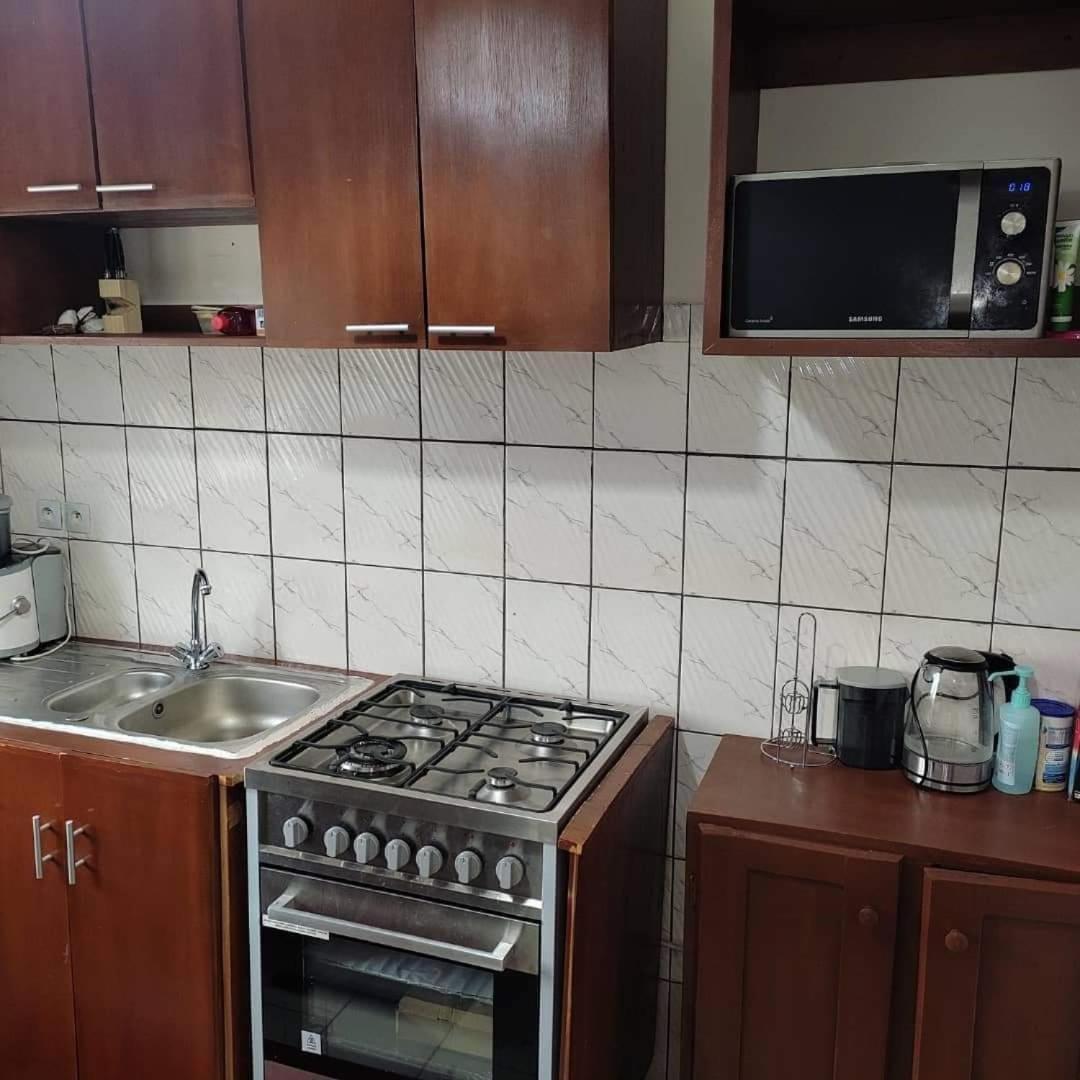 Appartement Meuble A Simbock Non Loin De Dovv Yaoundé Exterior foto